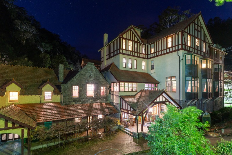 feature image of jenolan caves house lens of exploration