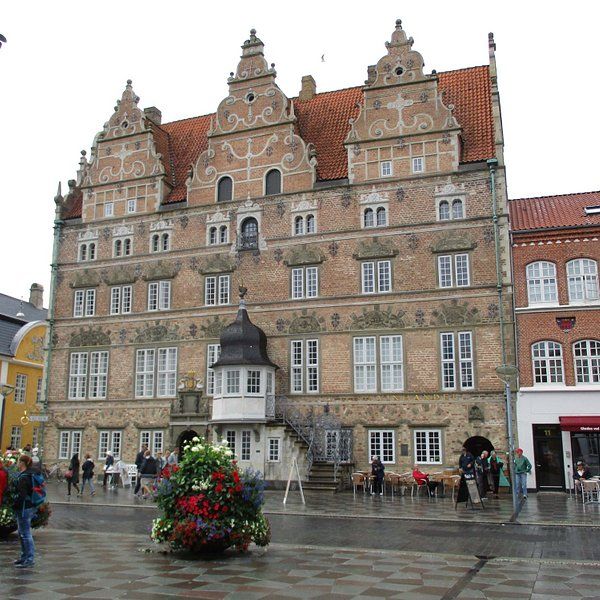 Overview of Aalborg Hotel and Its Amenities